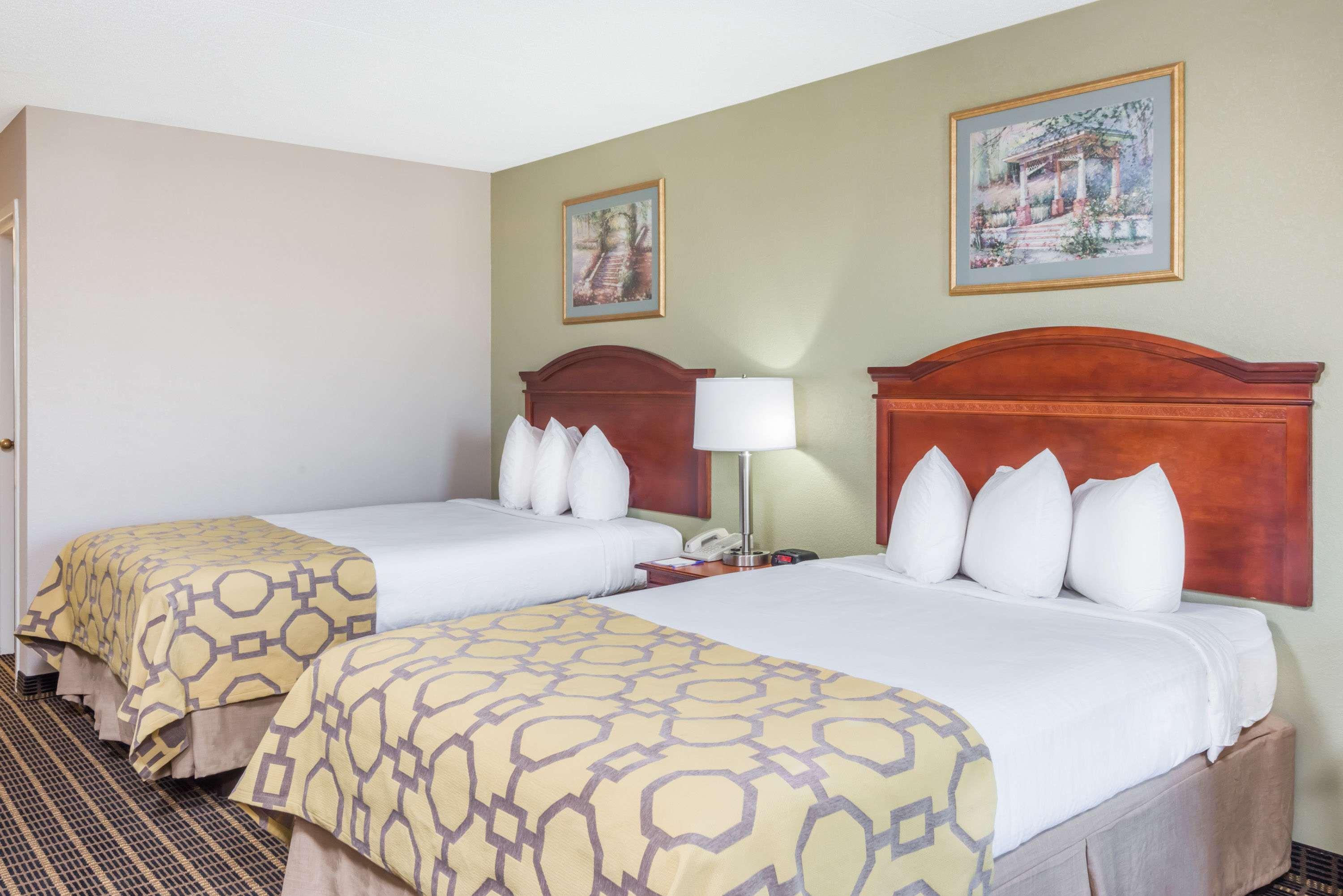 Baymont By Wyndham Clarksville Northeast Extérieur photo