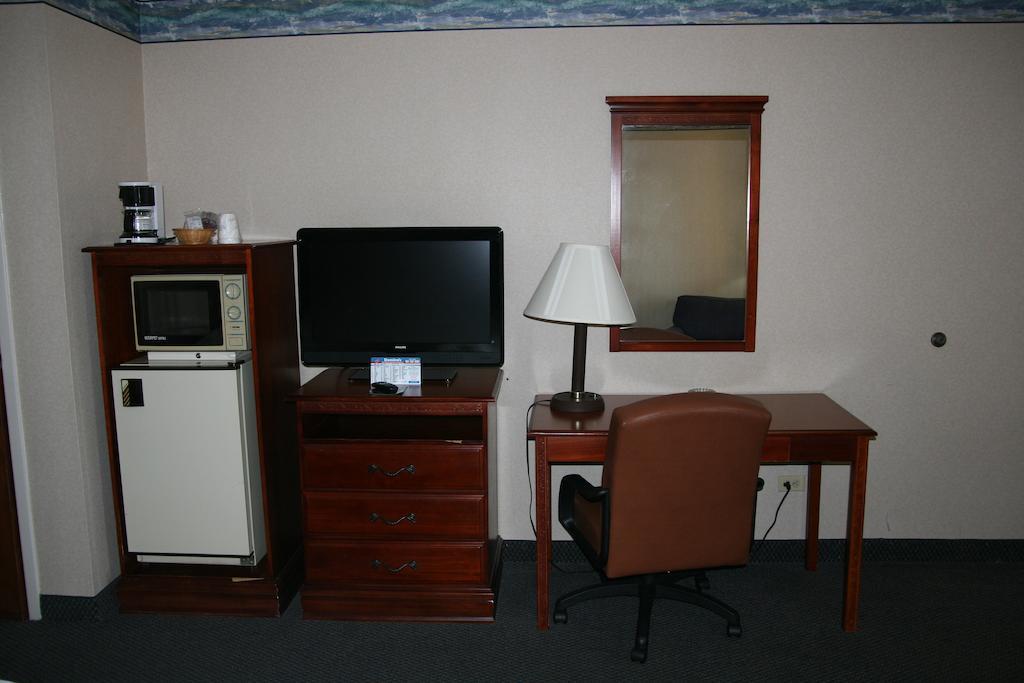 Baymont By Wyndham Clarksville Northeast Extérieur photo