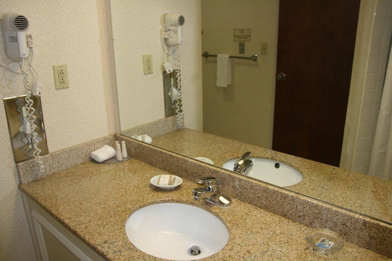 Baymont By Wyndham Clarksville Northeast Extérieur photo